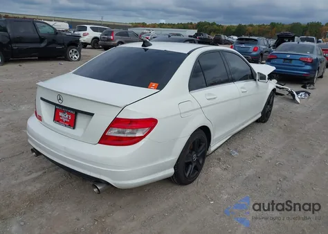 2010 Mercedes-Benz C 300 Luxury 4Matic/Sport 4Matic из США, поврежденный, VIN WDDGF8BB6AR089165
